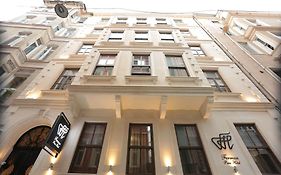 Ferman Pera Hotel